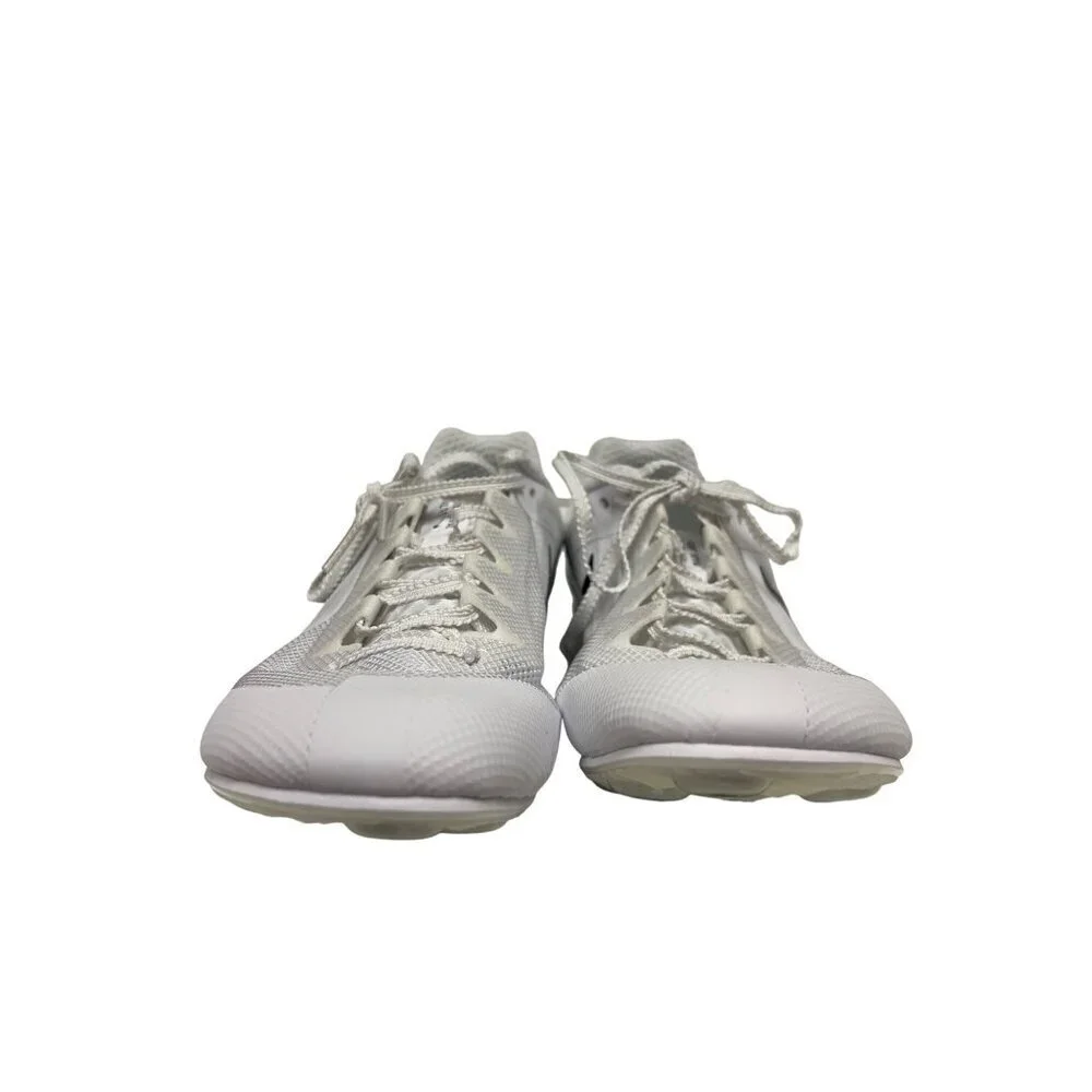 Nike features lace